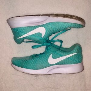 Tiffany Blue Tanjun Nike sneakers